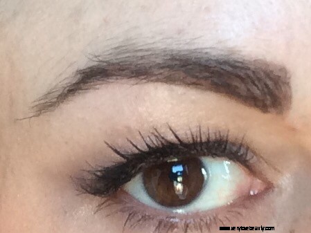 Brow Makeup Guide: Achieve Natural-Looking Brows in 30 Seconds