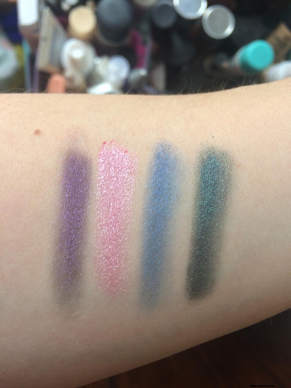 Freedom Makeup Dreamcatcher Pro12 Palette Review: Is it Worth the Hype?