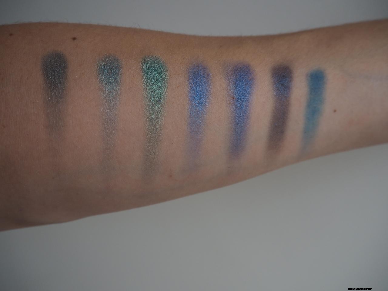 Morphe 35D Smoky Eyeshadow Palette Review: Is It Worth the Hype?