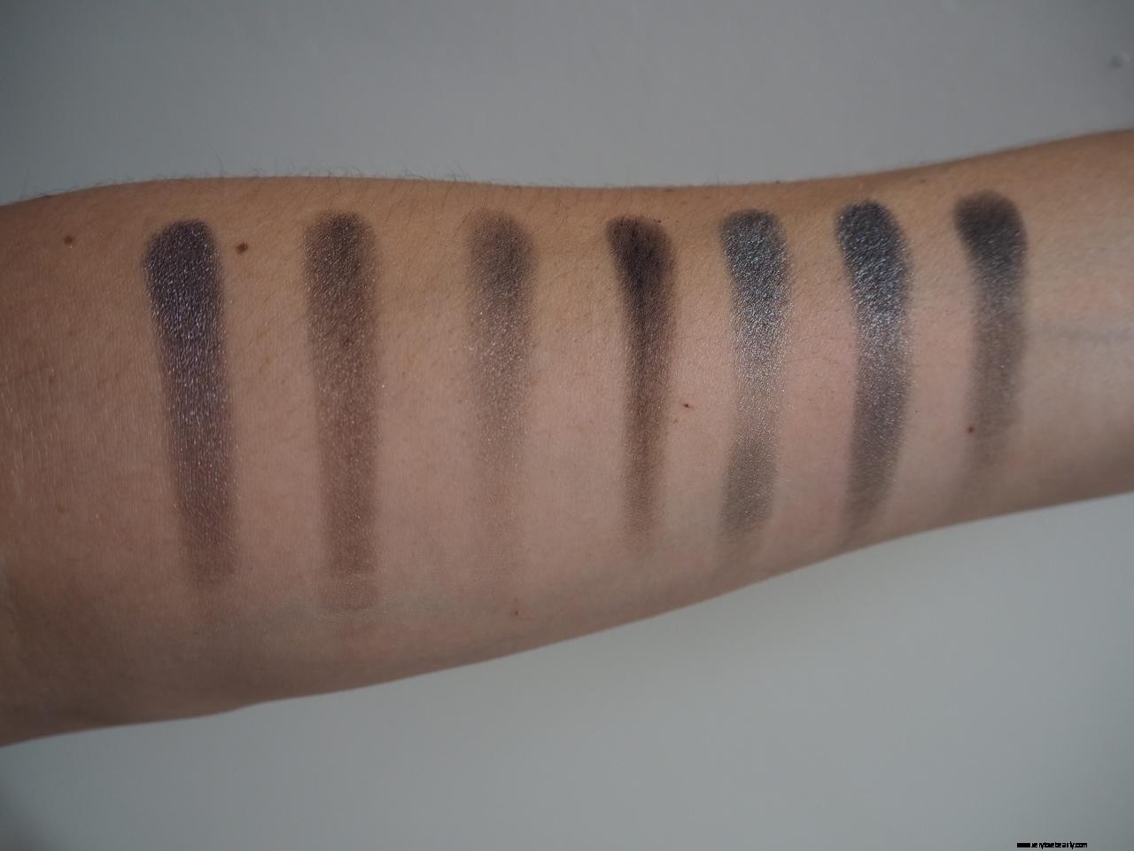 Morphe 35D Smoky Eyeshadow Palette Review: Is It Worth the Hype?