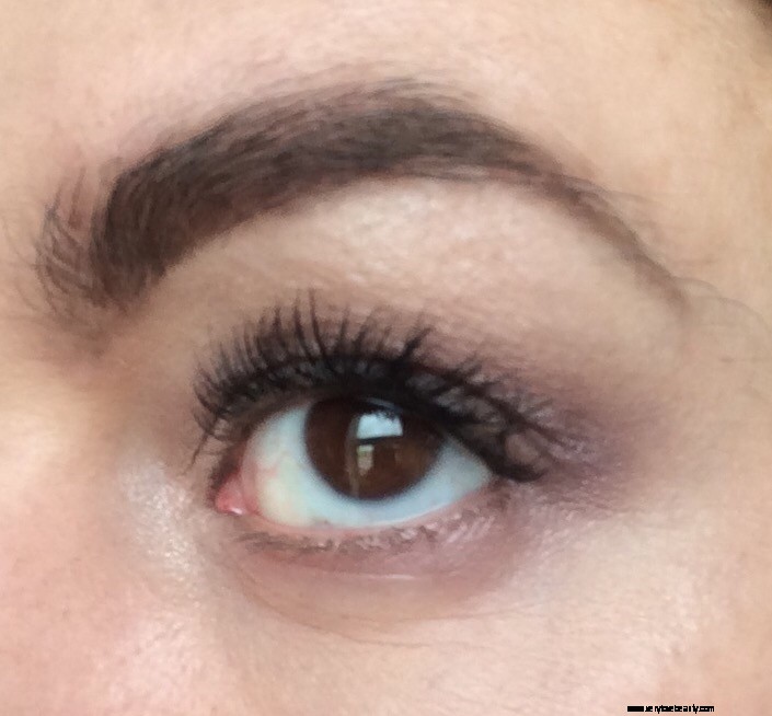 MAC In Extreme Dimension Mascara Review: Is It Worth the Hype?