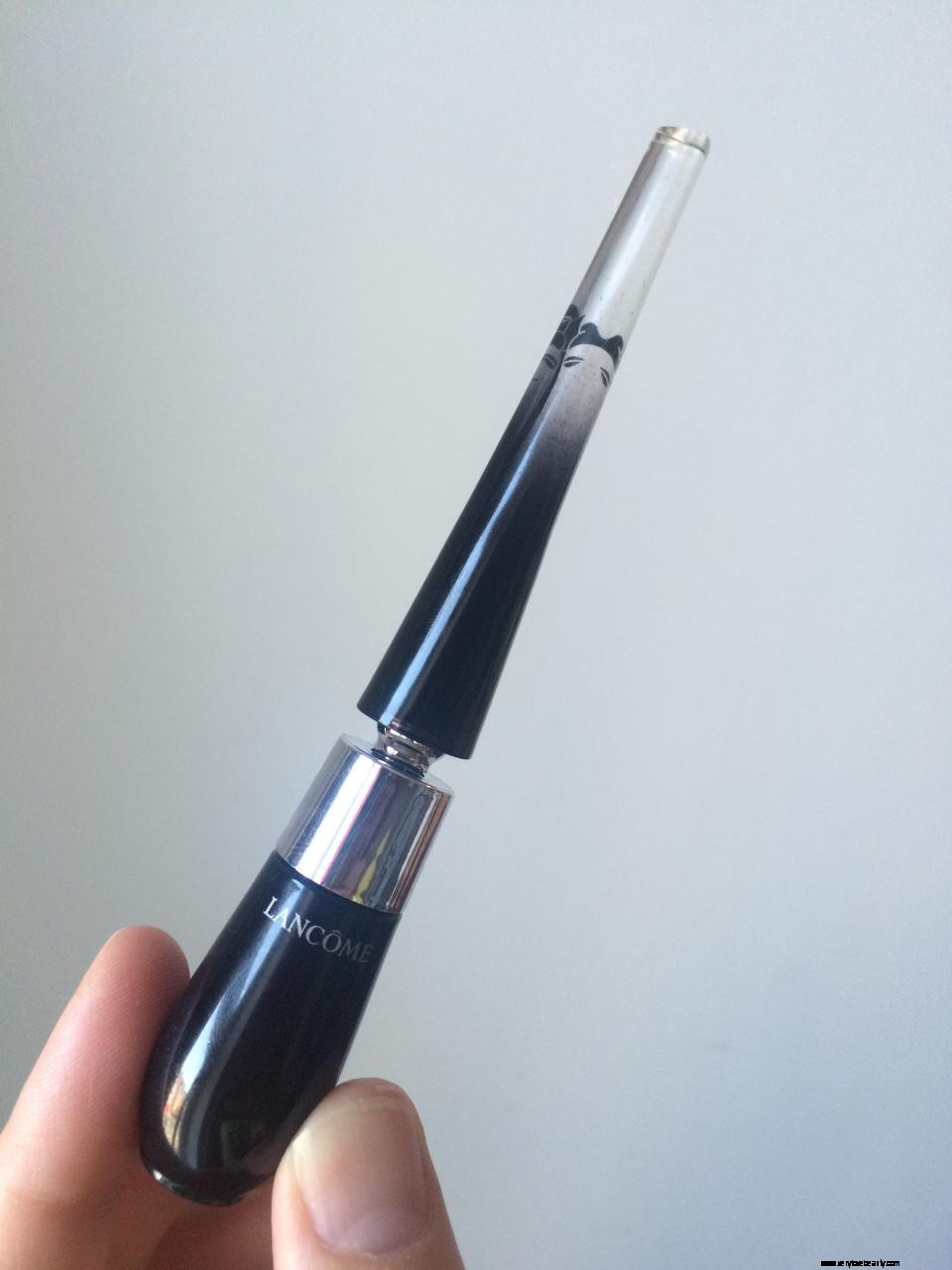Lancôme Grandiose Liquid Eyeliner Review: Precision & Ease of Use