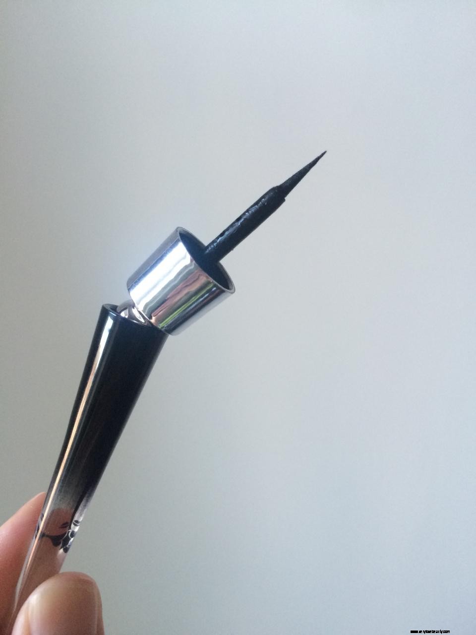 Lancôme Grandiose Liquid Eyeliner Review: Precision & Ease of Use