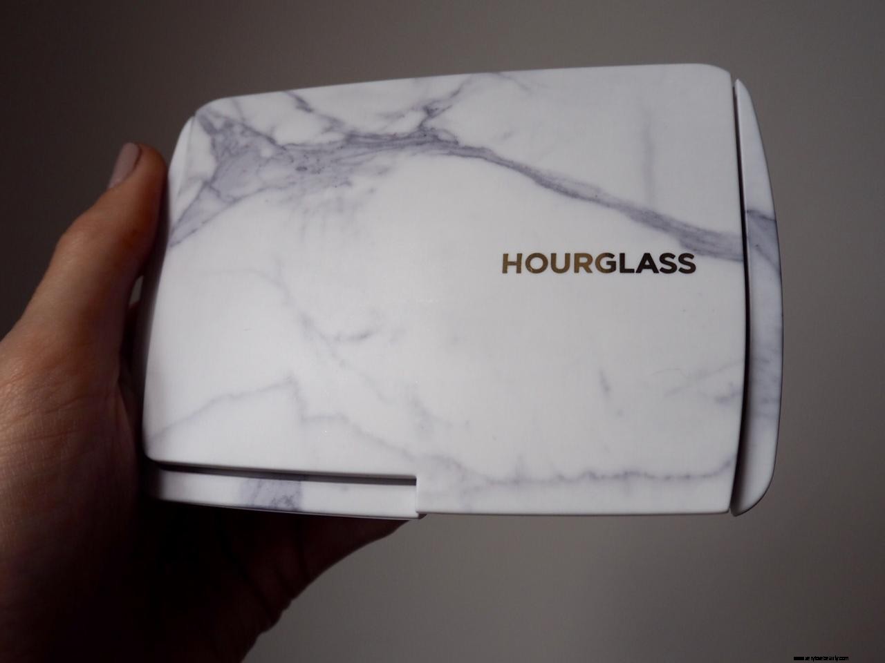 Hourglass Surreal Light Palette Review: Natural Glow & Stunning Packaging