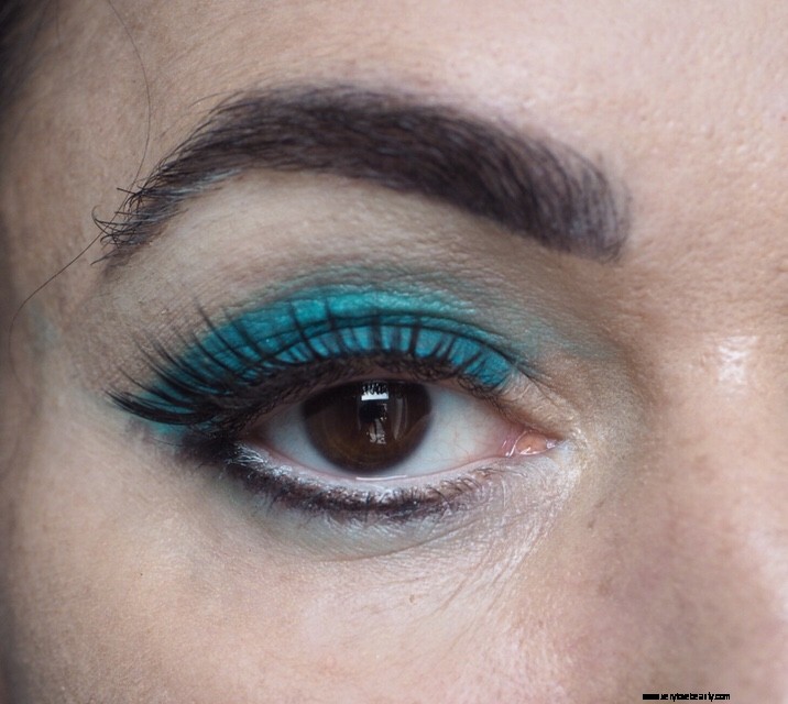 Vintage 1960s Cat Makeup Tutorial: A Fun & Flirty Halloween Look