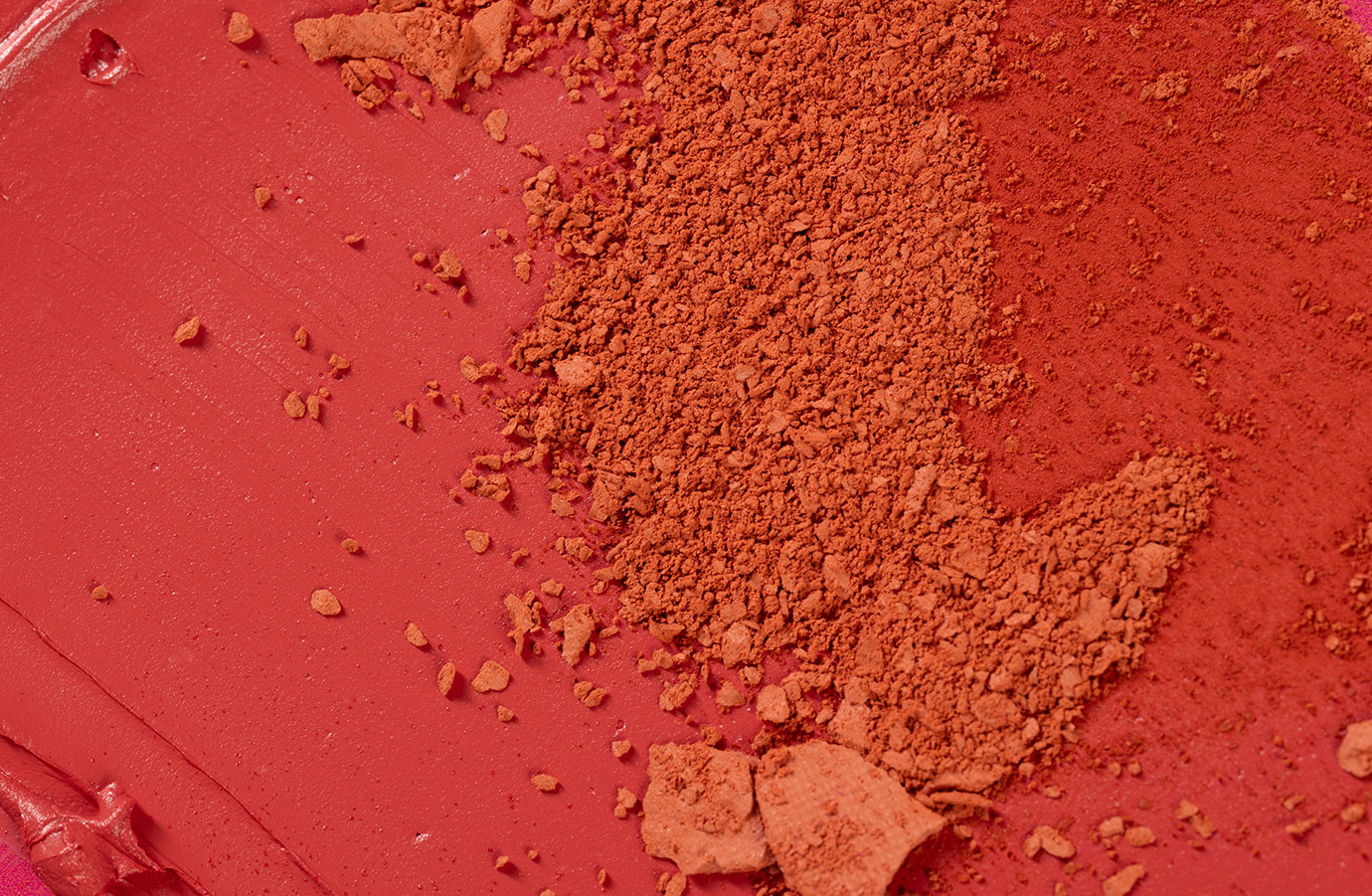 Cream vs. Powder Blush: Which is Right for Your Skin?