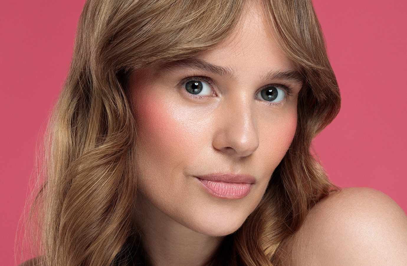 Cream vs. Powder Blush: Which is Right for Your Skin?