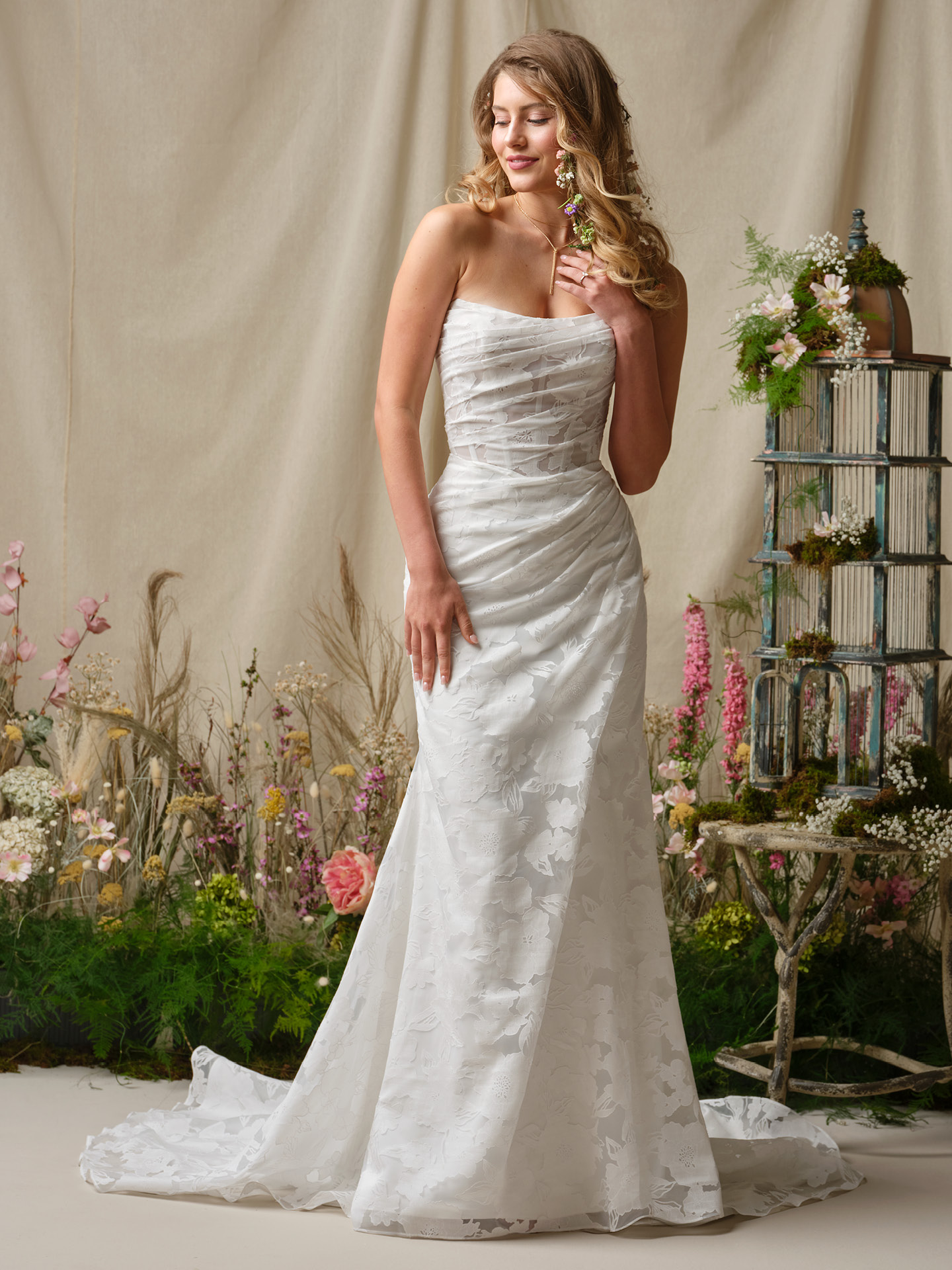 Wedding Color Palettes & Bridal Gown Styles: Find Your Perfect Match