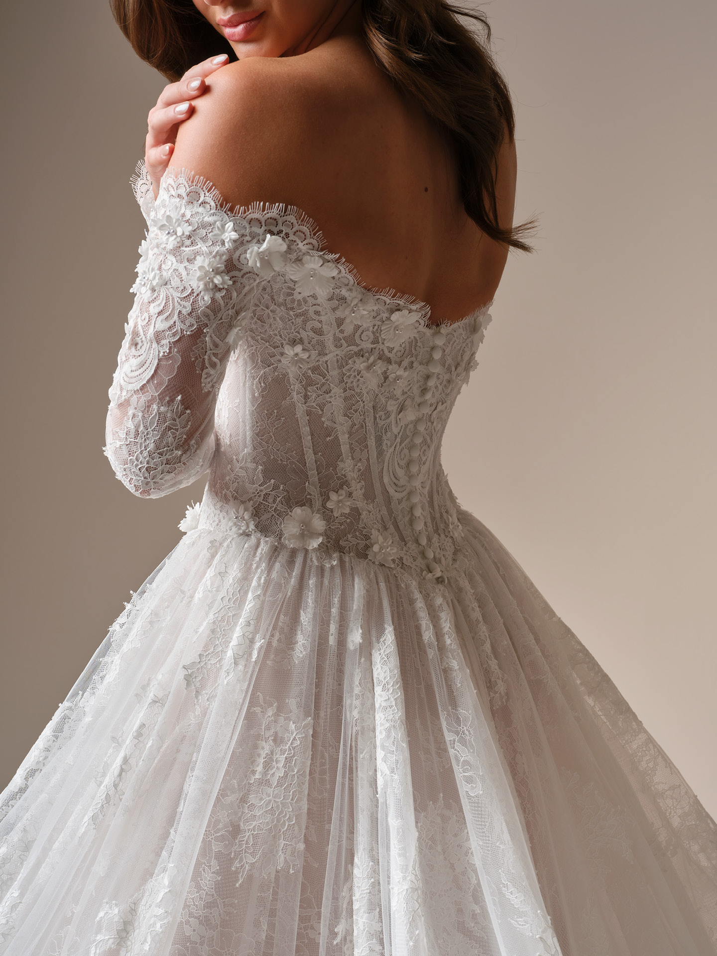 Burgundy Wedding Ideas & Dresses | 2026 Trends