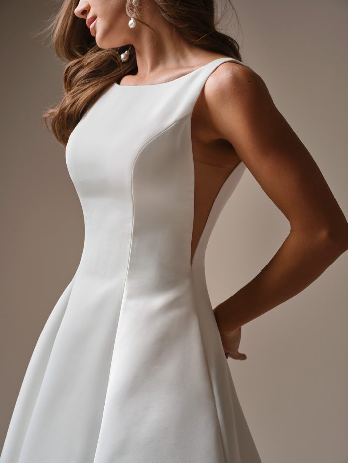Ivory Wedding Dresses: Elegance & Flattering Shades | [Year]