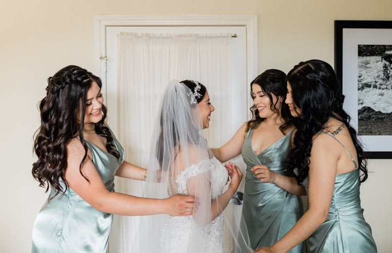 Bridesmaid Checklist: Essential Tasks & Tips for a Stress-Free Wedding Day
