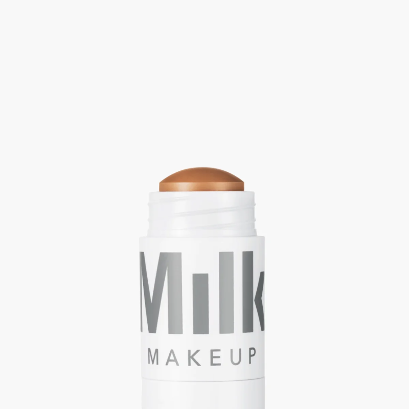 Connor Storrie s Golden Globes Makeup: The Secret to His Dewy Skin