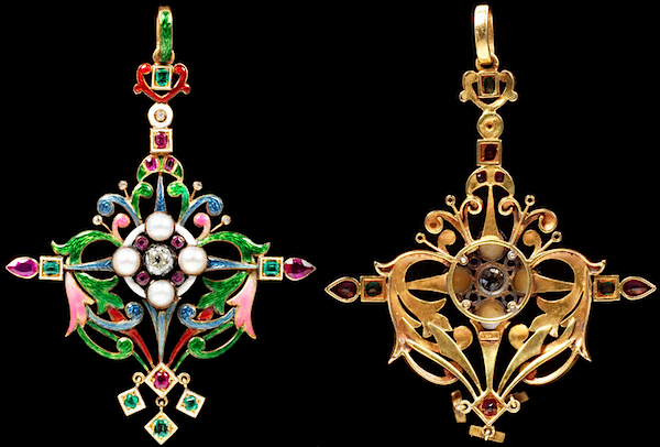 Pioneering Women in Jewelry Design: Inspiring the Industry