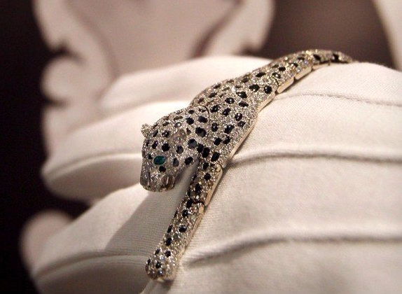 Pioneering Women in Jewelry Design: Inspiring the Industry