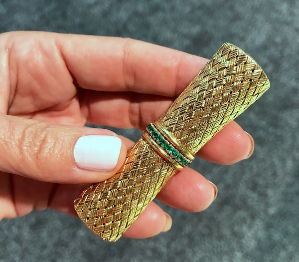 Retro Jewelry Trends: Embrace Boldness and Vintage Style