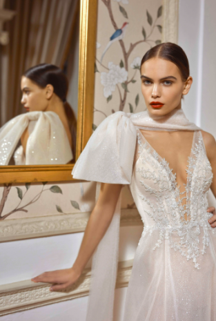 Fall 2021 Bridal Fashion Week: 20 Stunning Wedding Dresses