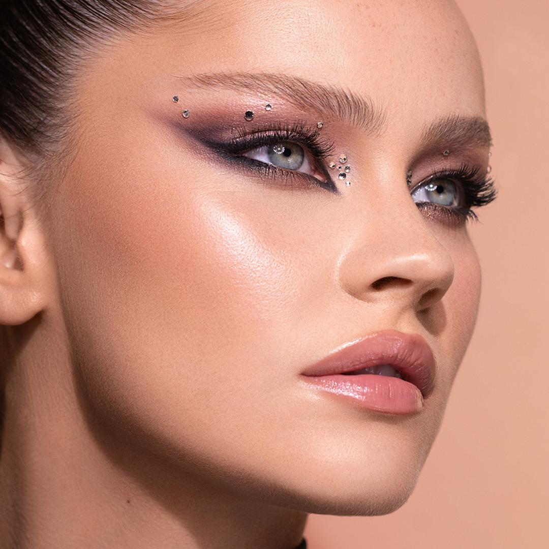 Valentine s Day Makeup Looks: Romantic & Glam Ideas
