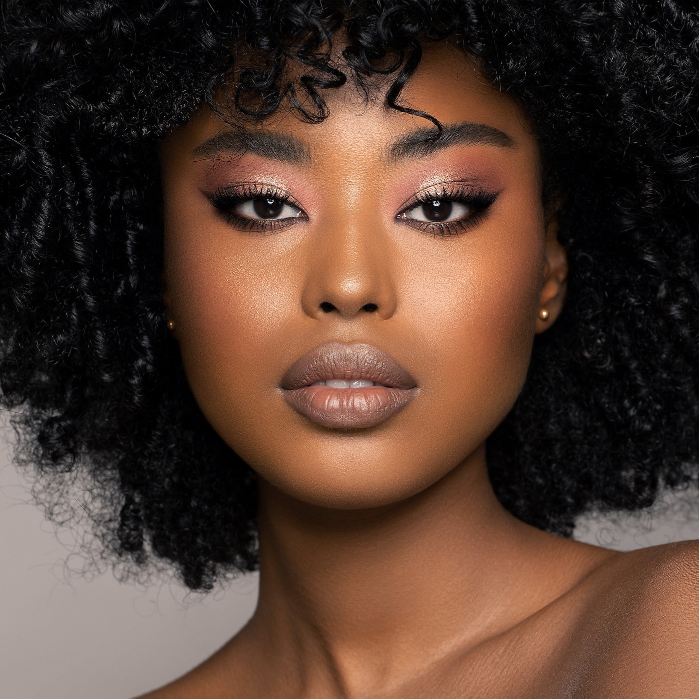 Pink Eyeshadow Looks: Soft & Subtle to Bold Statements | [Your Brand/Website]