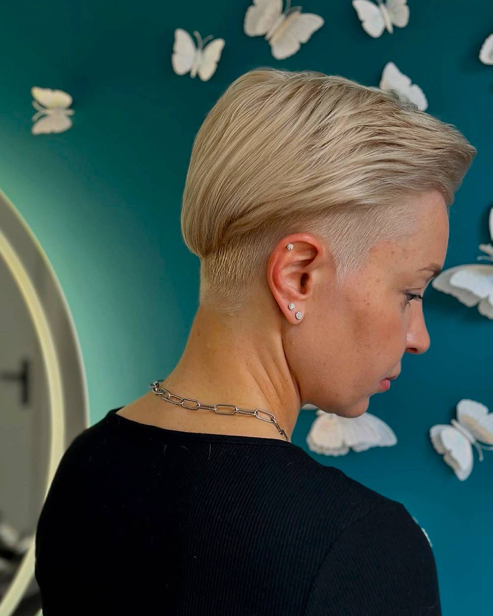 Short Haircuts: 25 Stylish & Flattering Short Hairstyles for Every Face