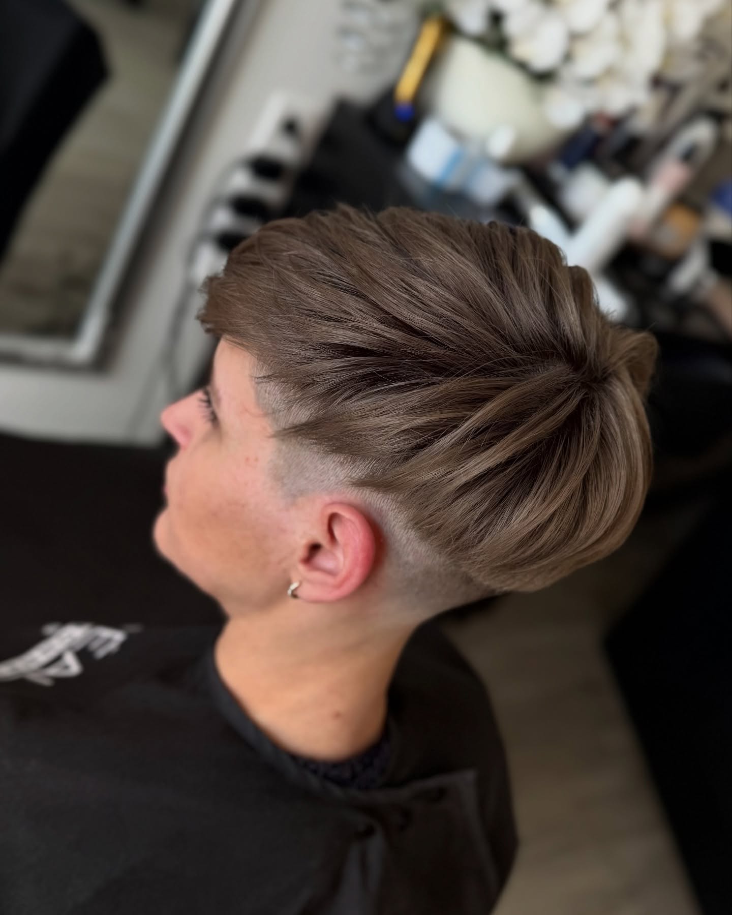 Brown Pixie Cuts 2026: Stylish & Feminine Hair Trends