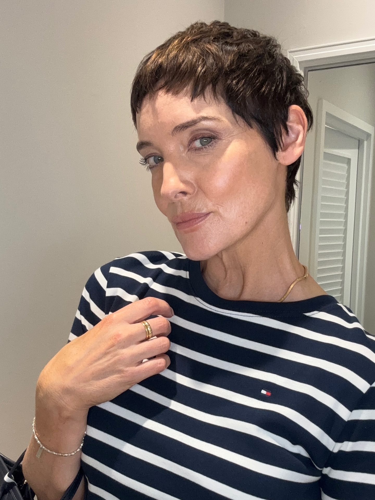 Brown Pixie Cuts 2026: Stylish & Feminine Hair Trends