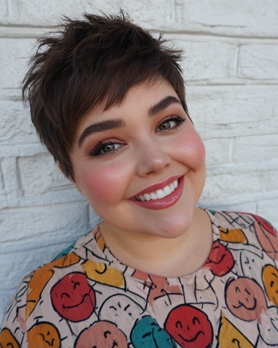 Best Short Hairstyles for Round Faces: Flattering & Proportionate Cuts