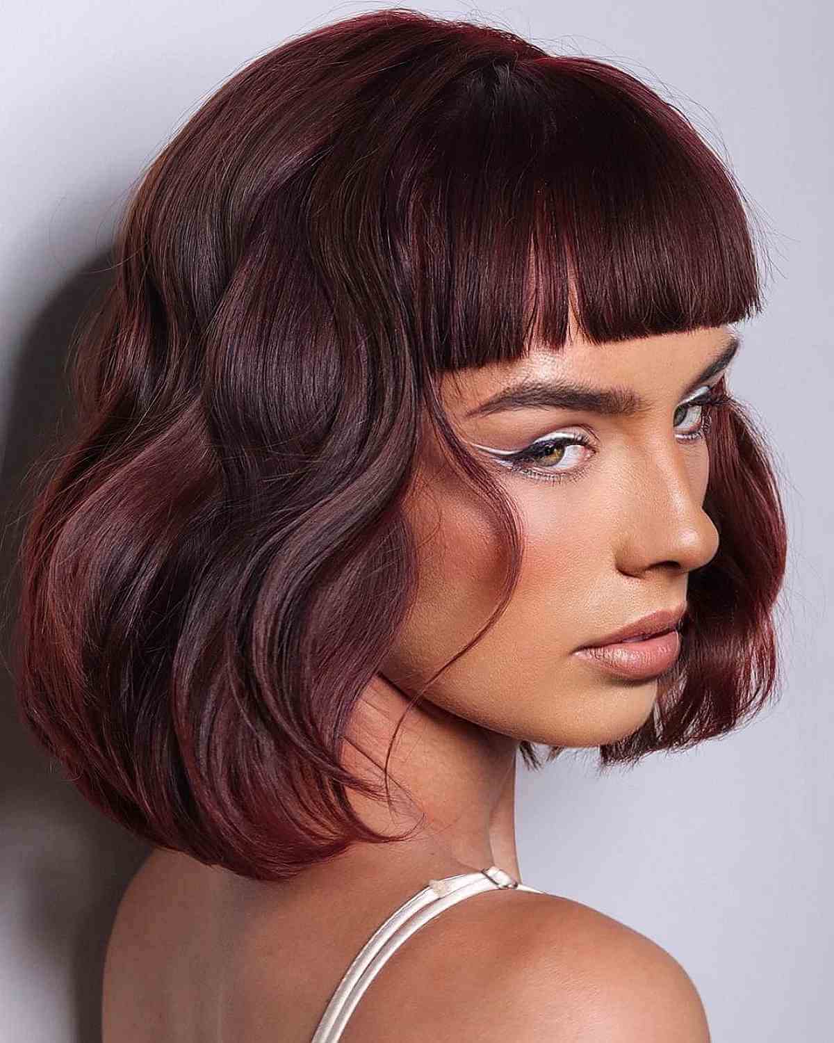 Best Short Haircuts for Thick Wavy Hair: Easy Styles & Volume