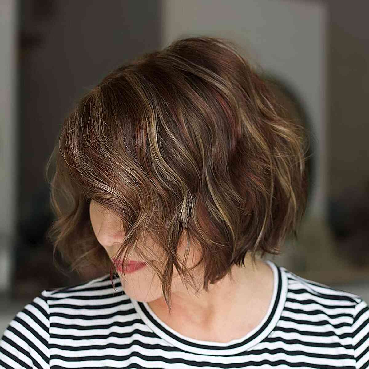 Best Short Haircuts for Thick Wavy Hair: Easy Styles & Volume