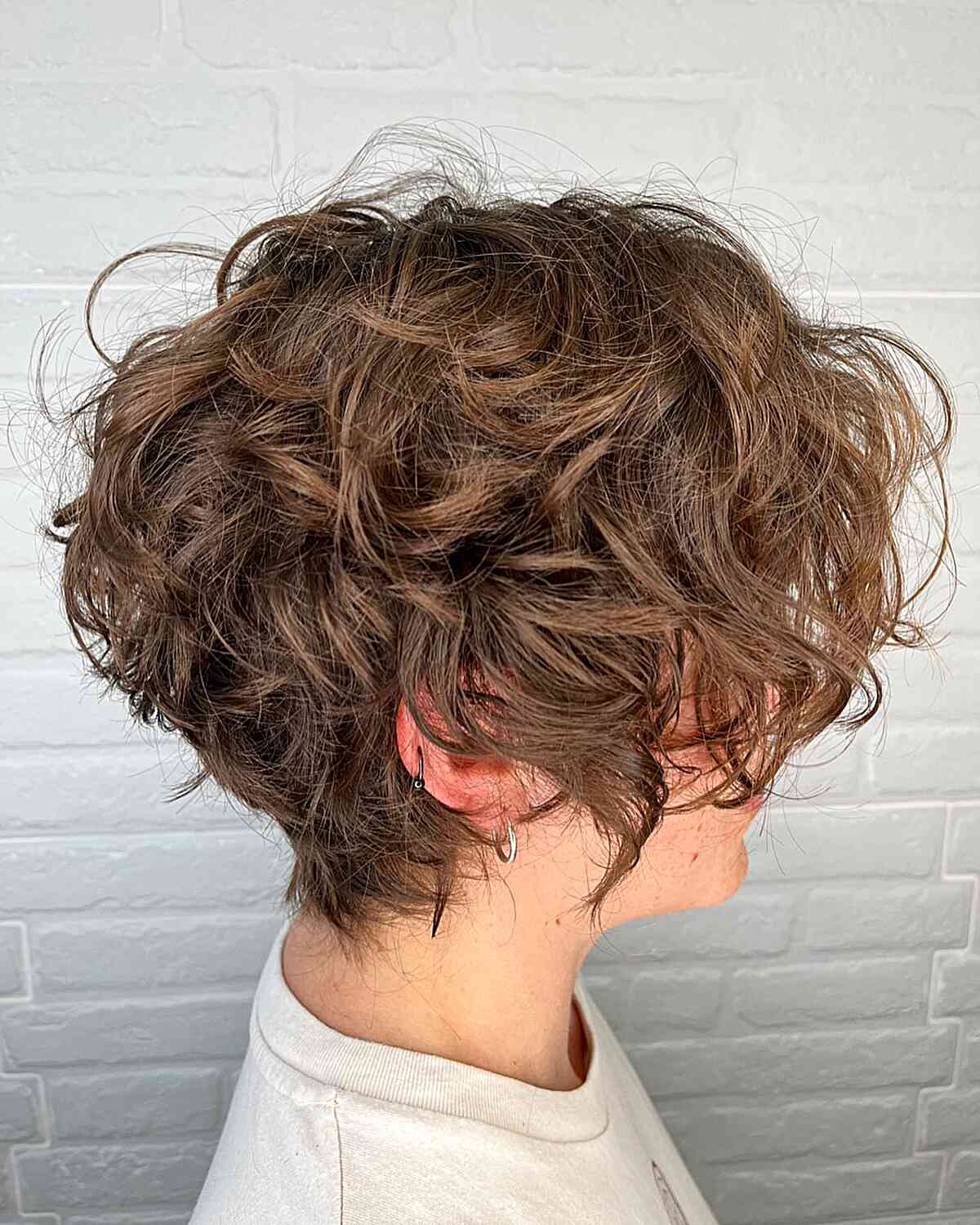 Best Short Haircuts for Thick Wavy Hair: Easy Styles & Volume