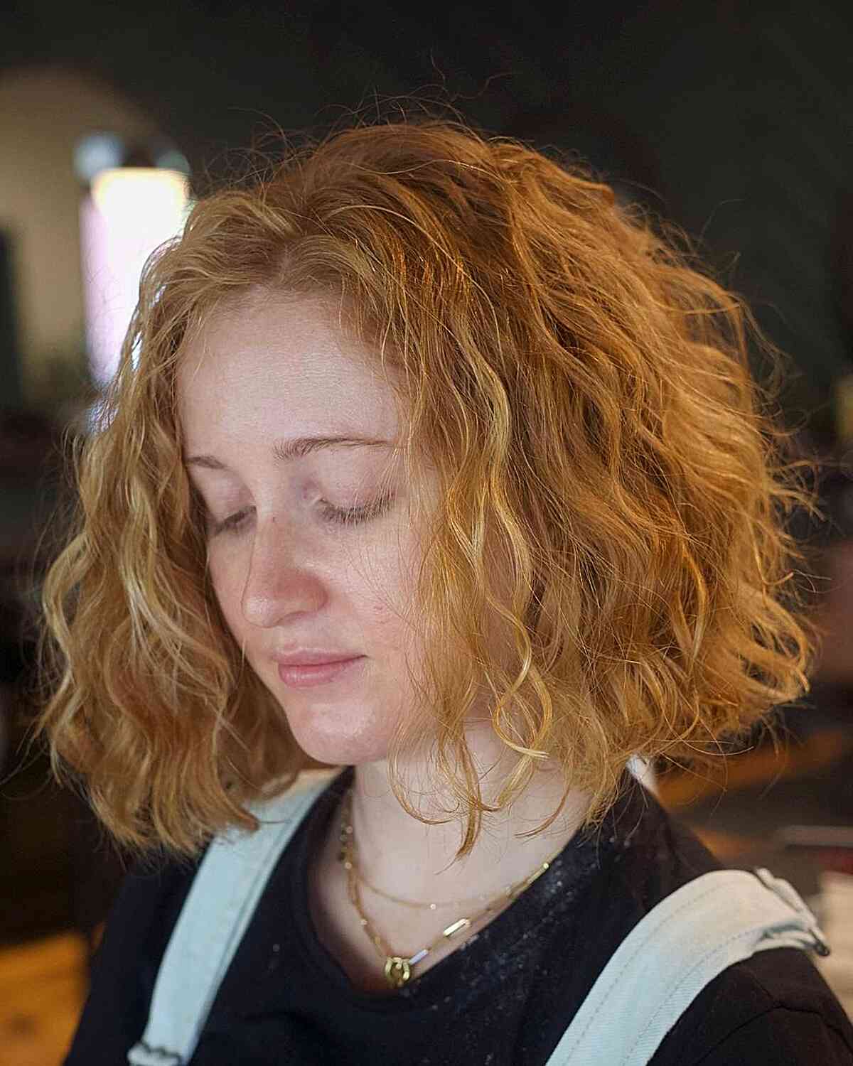 Best Short Haircuts for Thick Wavy Hair: Easy Styles & Volume