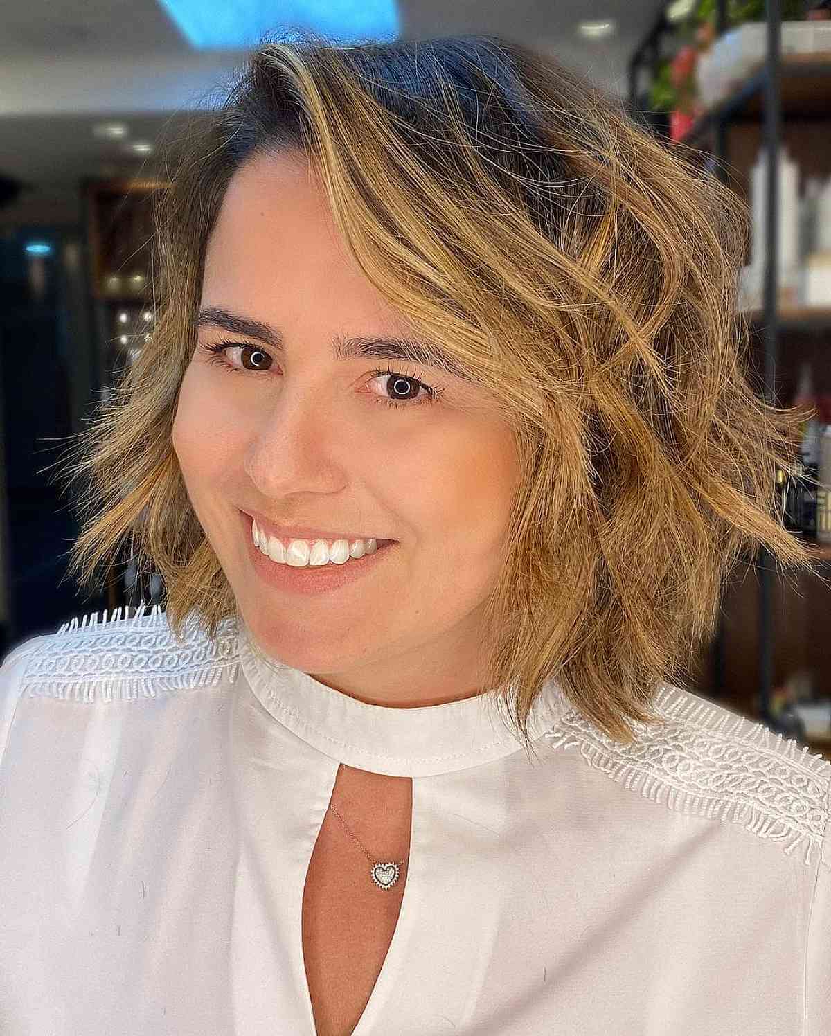 Best Short Haircuts for Thick Wavy Hair: Easy Styles & Volume