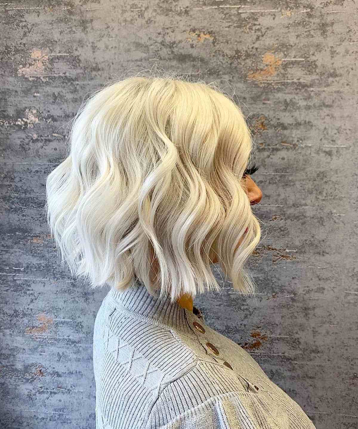 Best Short Haircuts for Thick Wavy Hair: Easy Styles & Volume