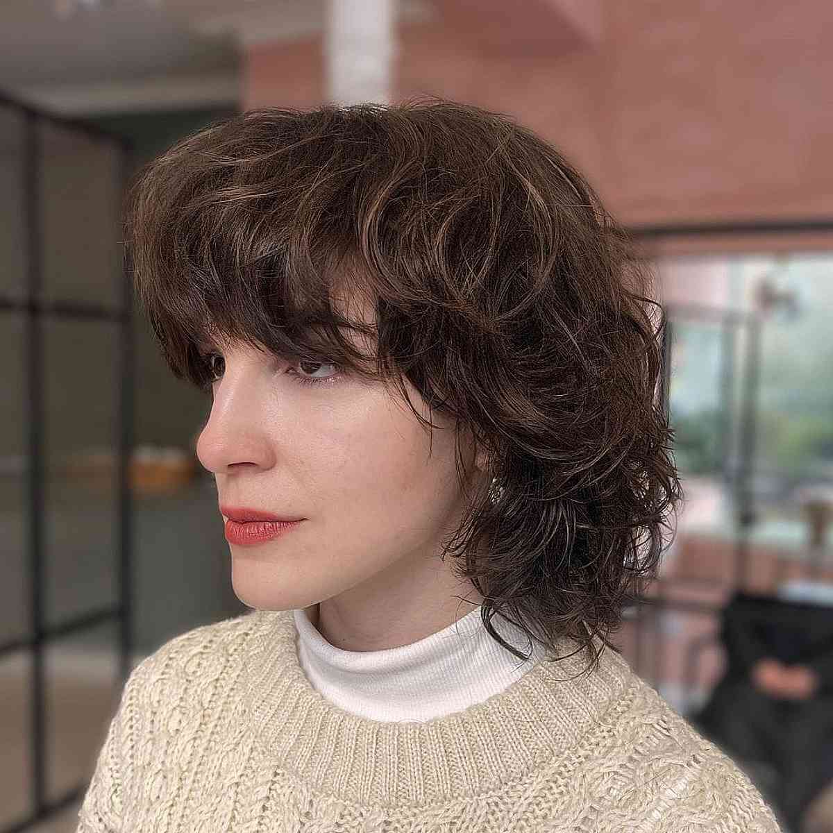 Best Short Haircuts for Thick Wavy Hair: Easy Styles & Volume