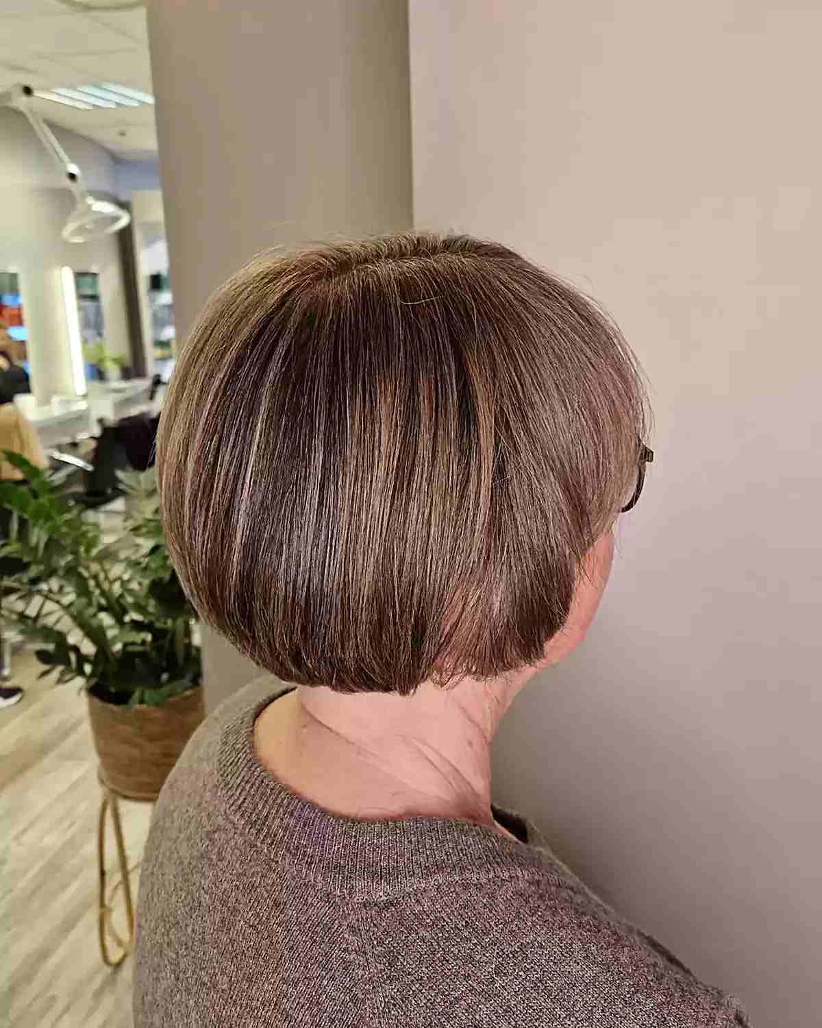 Best Jaw-Length Haircuts for Women Over 60: Styles & Tips