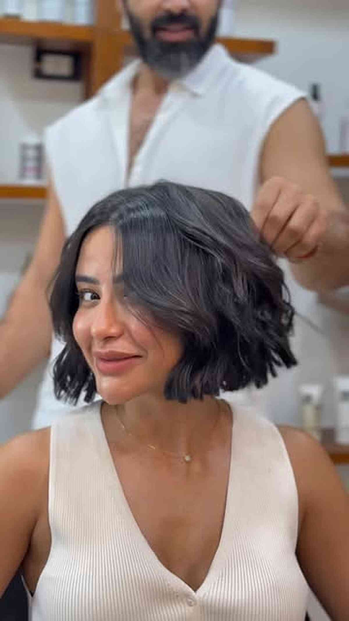 Chin-Length Wavy Bob: Styles, Tips & Tricks | [Salon Name/Your Brand]
