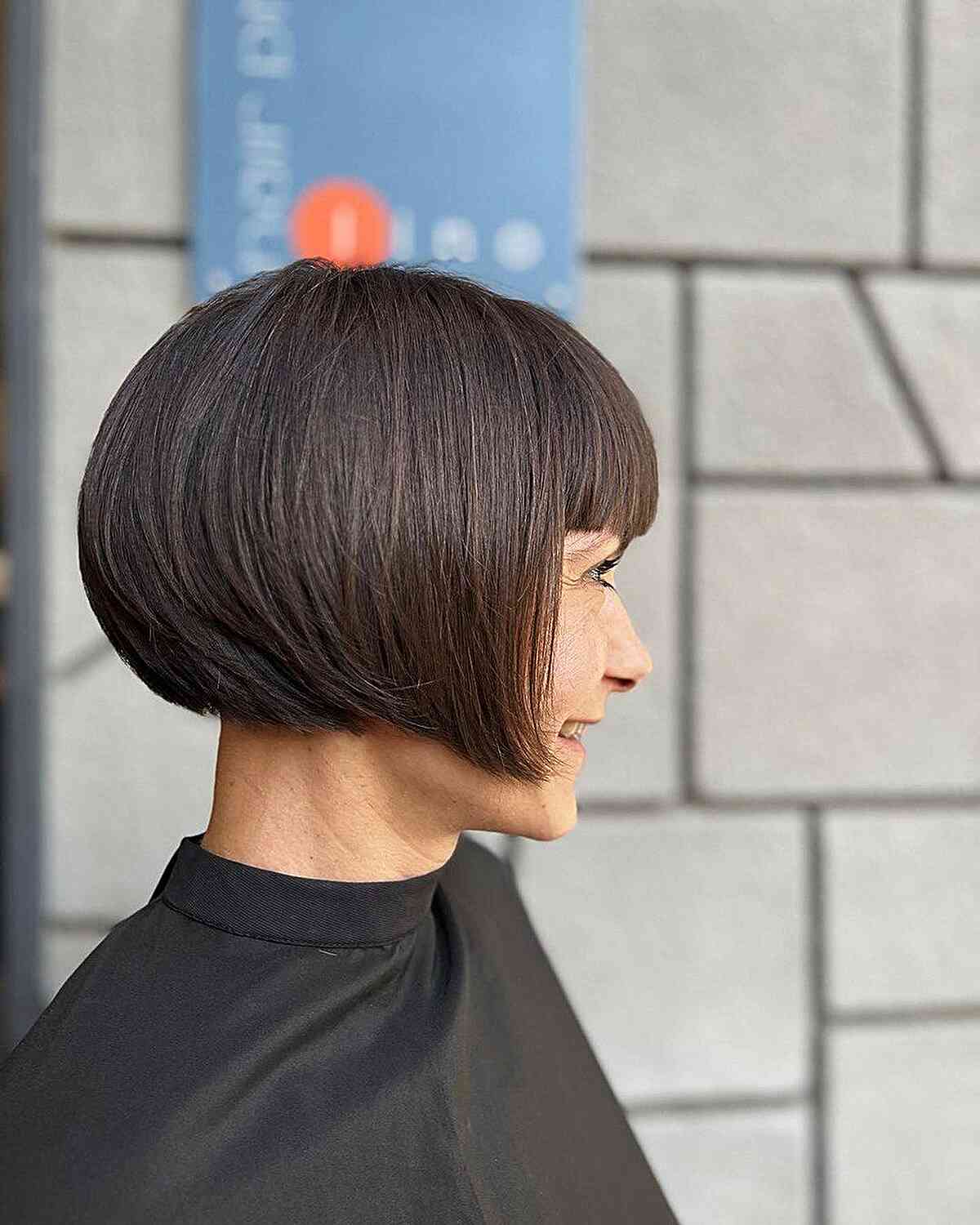 Jaw-Length Bob Haircuts: Styles & Styling Tips for a Chic Crop