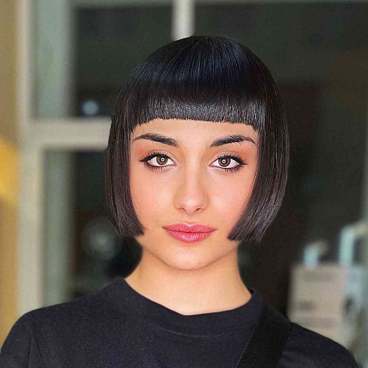 Jaw-Length Bob Haircuts: Styles & Styling Tips for a Chic Crop