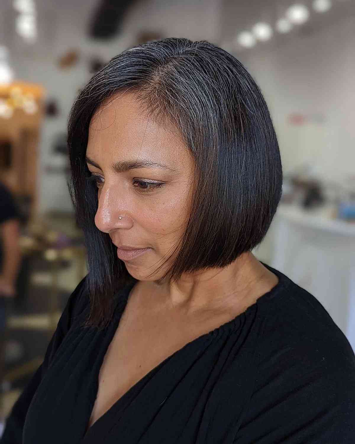 Jaw-Length Bob Haircuts: Styles & Styling Tips for a Chic Crop