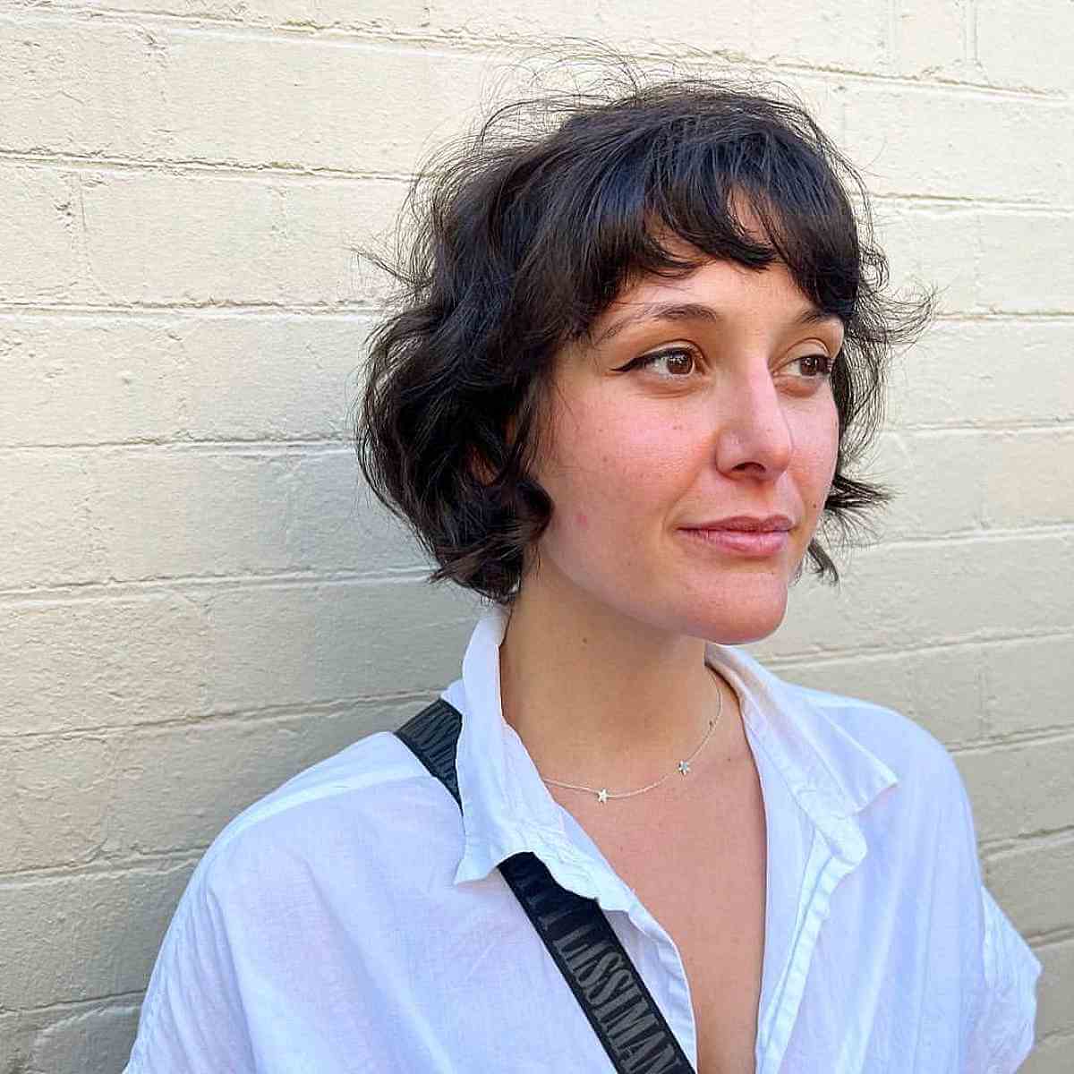 Jaw-Length Bob Haircuts: Styles & Styling Tips for a Chic Crop