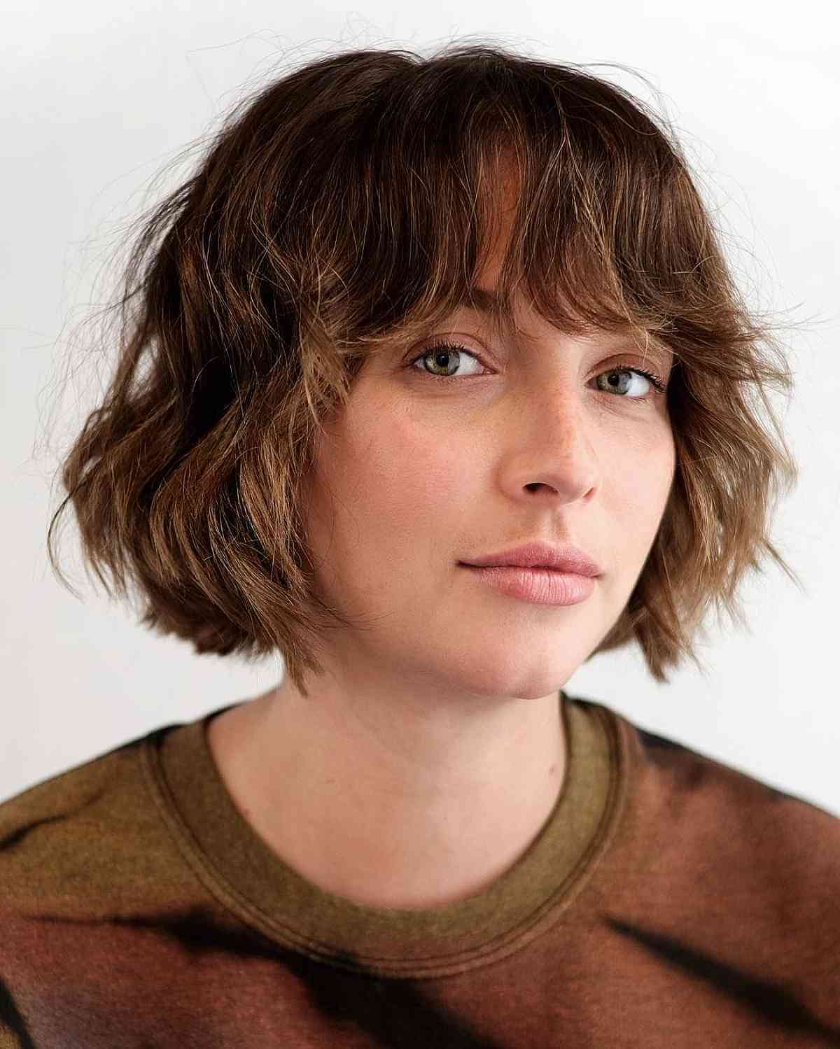 Jaw-Length Bob Haircuts: Styles & Styling Tips for a Chic Crop