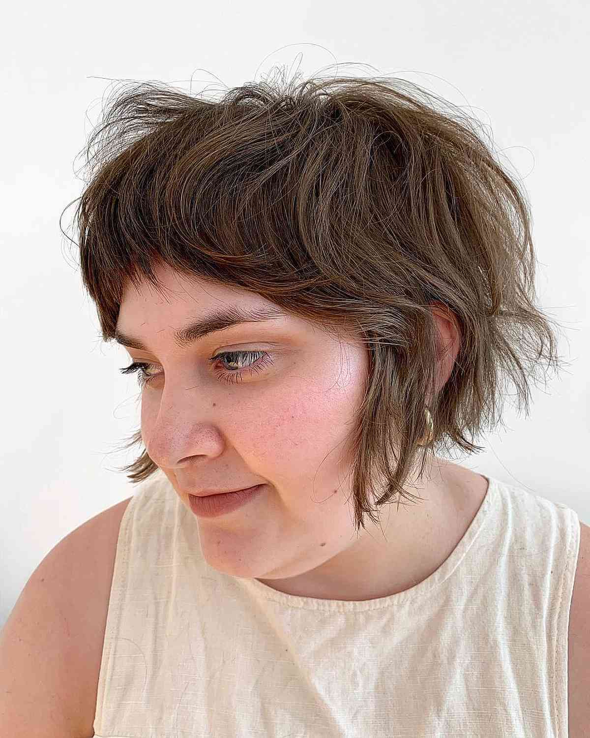 Jaw-Length Bob Haircuts: Styles & Styling Tips for a Chic Crop