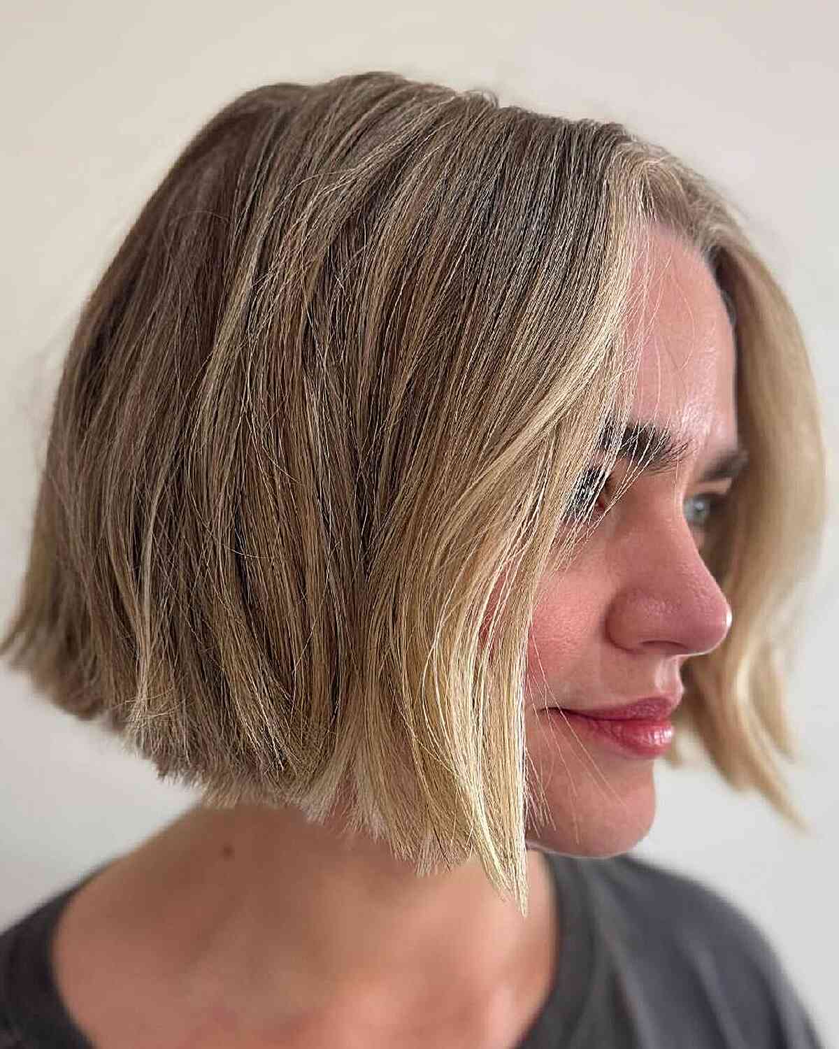 Chin-Length Layered Haircuts: 23 Stylish Ideas for a Modern Look