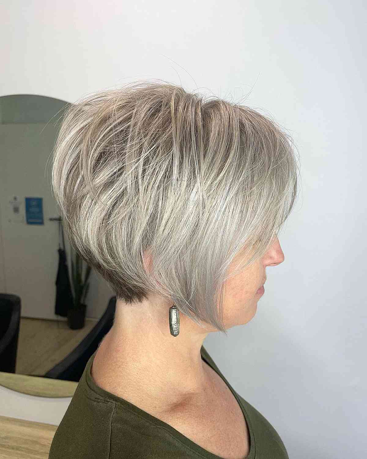 Chin-Length Layered Haircuts: 23 Stylish Ideas for a Modern Look