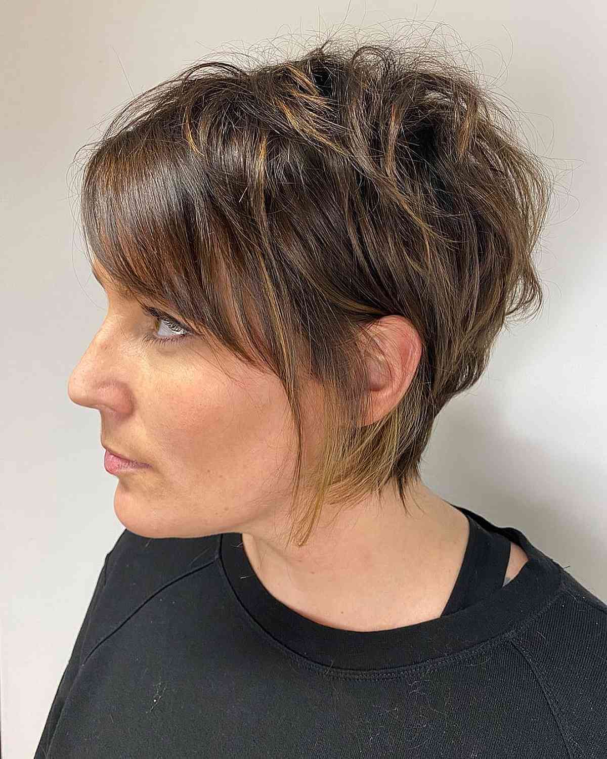 Chin-Length Layered Haircuts: 23 Stylish Ideas for a Modern Look