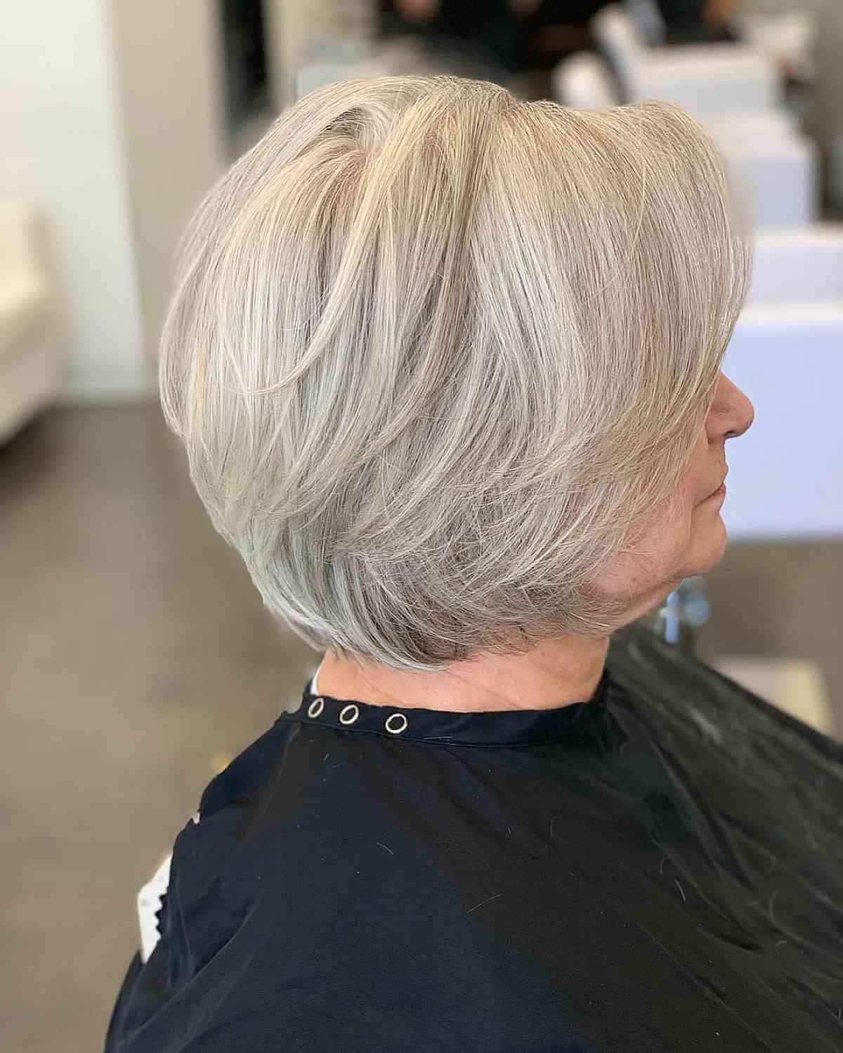 Chin-Length Layered Haircuts: 23 Stylish Ideas for a Modern Look