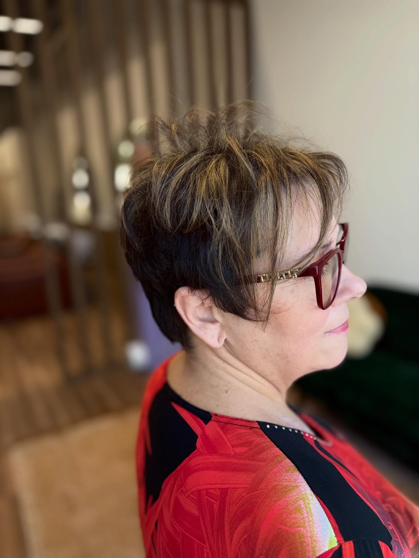 Best Textured Pixie Cuts for Women Over 50: Stylish & Easy Styles