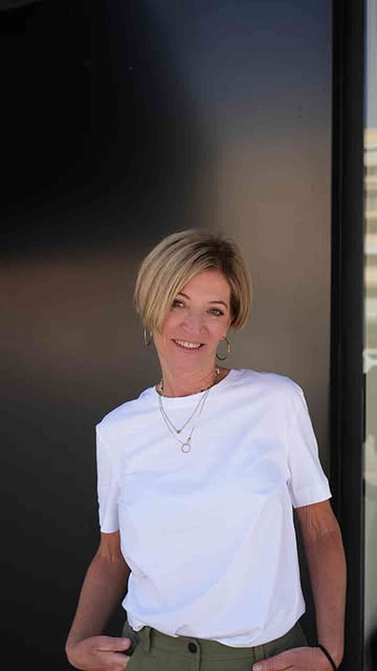 Best Short Hairstyles for Women Over 30 in 2026: Trends & Styles