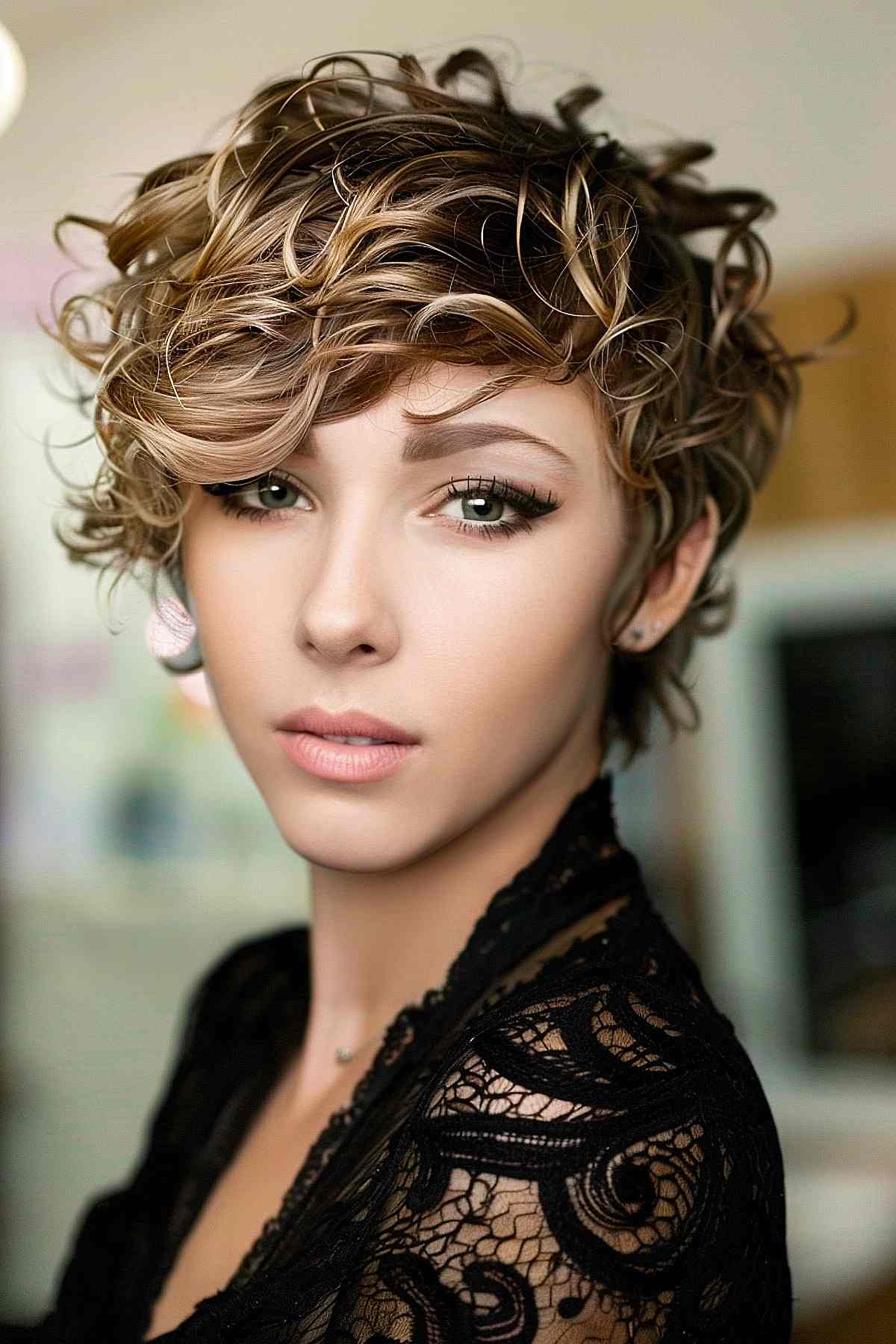 Elf Crop Haircut 2026: 25 Stunning Examples & Styling Tips