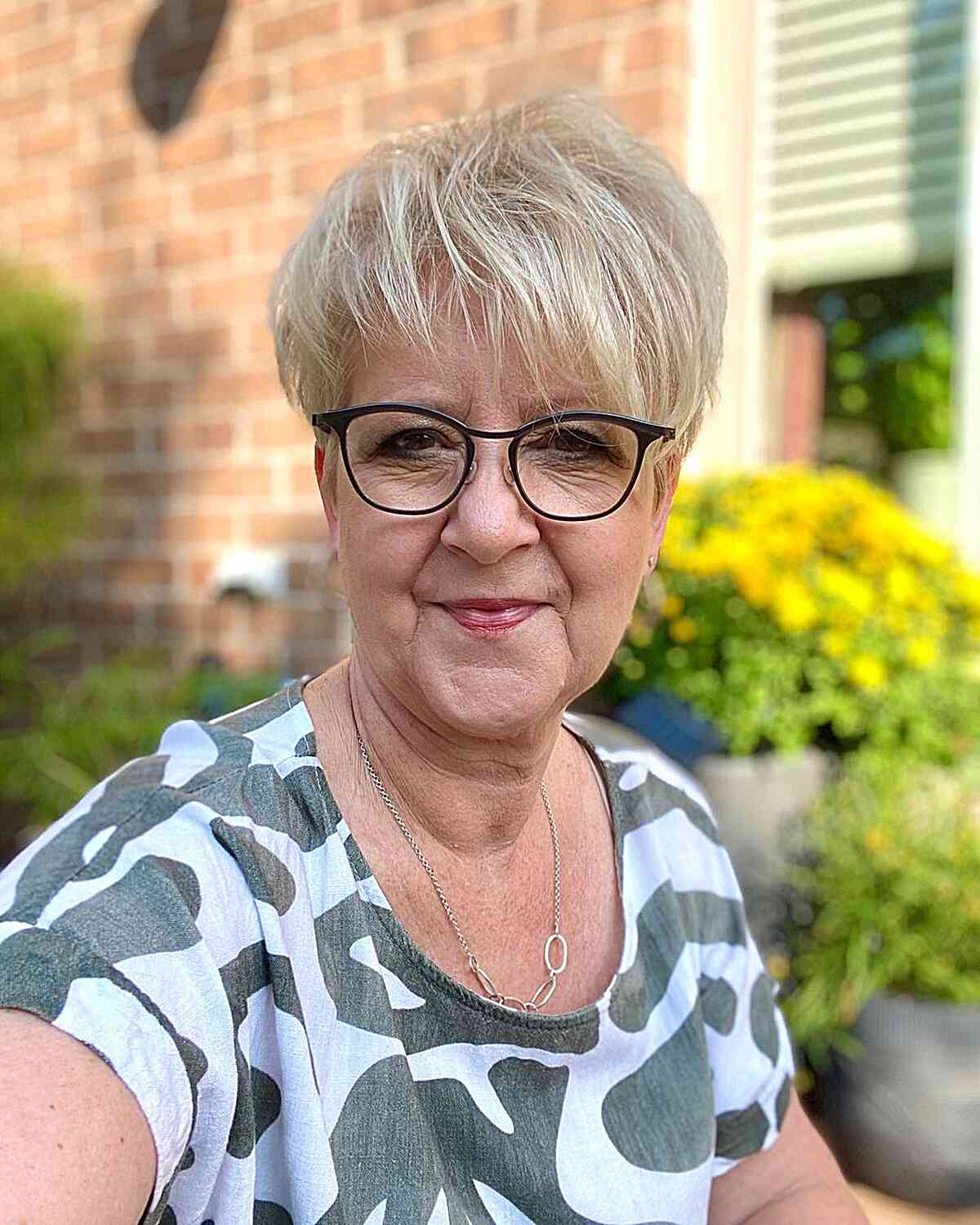 Pixie Cuts for Women Over 50 with Glasses: 50+ Stylish Ideas
