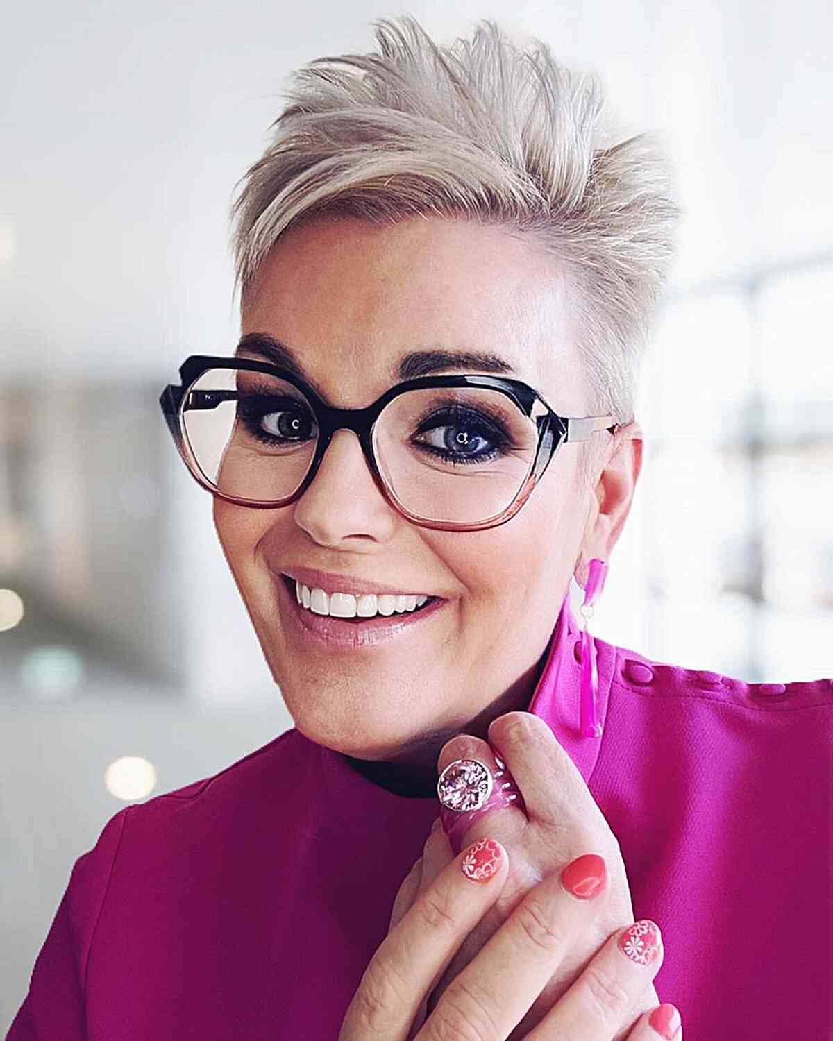 Pixie Cuts for Women Over 50 with Glasses: 50+ Stylish Ideas
